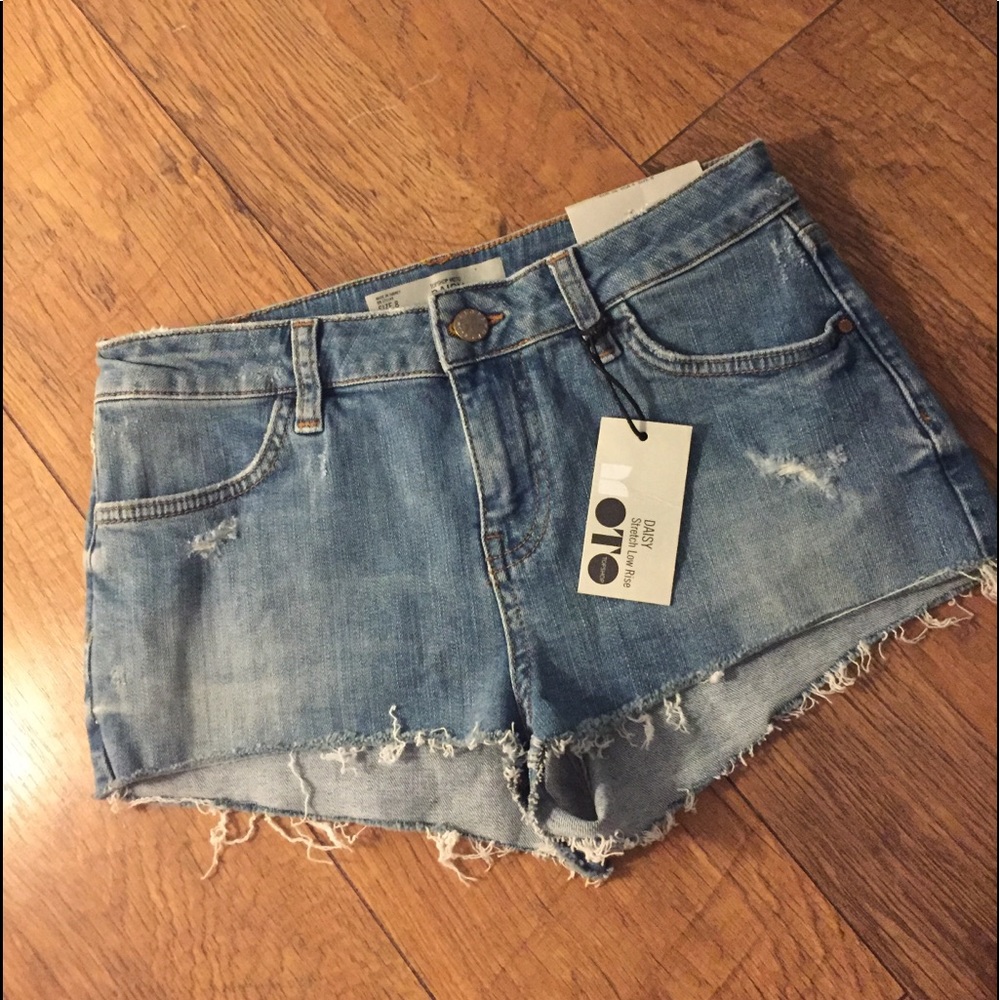 NWT Topshop Daisy Stretch Low Rise Shorts